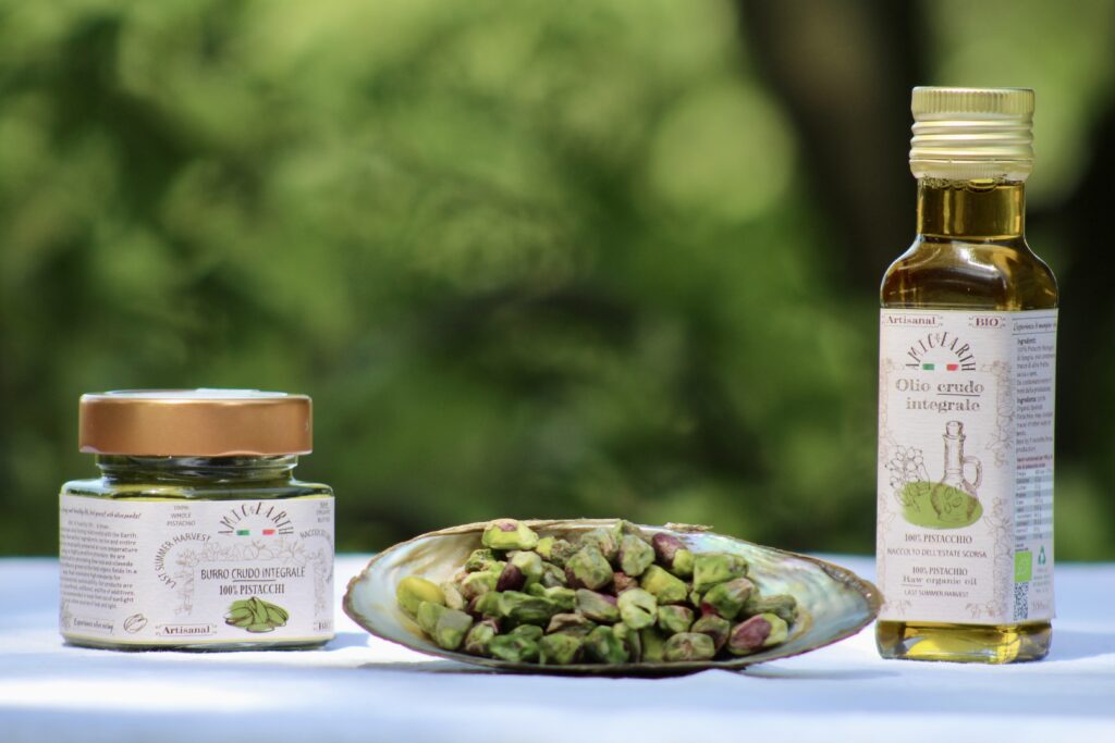 Organic Raw Pistachios, from the latest harvest AmicEarth