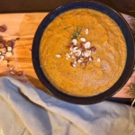 Zuppa di zucca con crema cruda di nocciole AmicEarth | Pumpkin soup with AmicEarth raw hazelnut butter