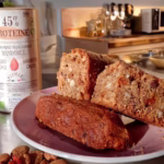 Torta artigianale con proteine vegetali di mandorle AmicEarth – 45% proteine | Homemade cake with almond protein by AmicEarth – 45% protein